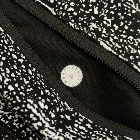 Lululemon Pace Perfect 7/8 Tight (25”) - Picture 10 of 11